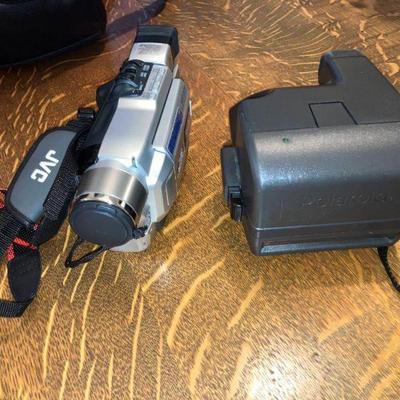Lot 057-KIT: Early 21st-Century Camera Duo