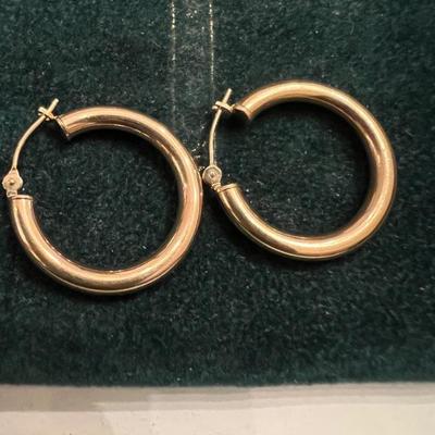 Sale Photo Thumbnail #591: 14Kt Hoop Earrings Small