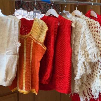 https://ctbids.com/estate-sale/34051/item/3806453/Hand-Knit-Vintage-Fashion