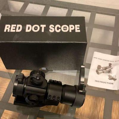 Red dot scope with mount and instructions