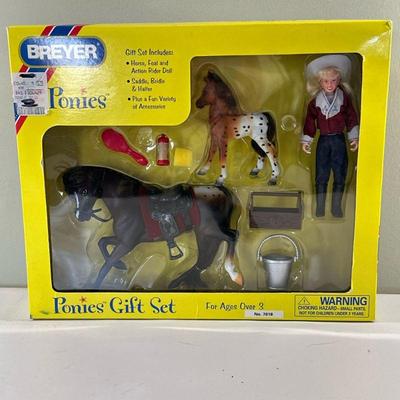 Breyer Ponies Toys | Vintage Breyer Ponies horse and foal toy set in original box.

