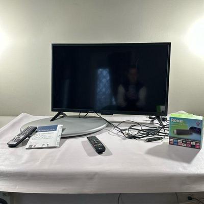 (5pc) Insignia Television Set | Insignia 32" 720p 60Hz LED television set including screen, remote control, Roku streaming device,...