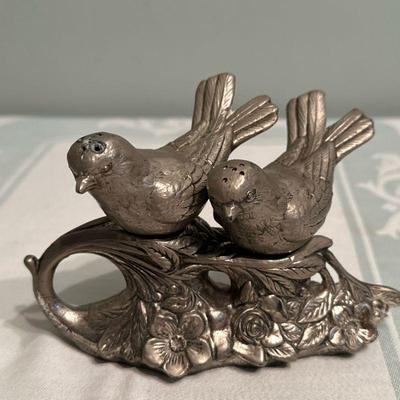 (5pc) Lovebirds Salt & Pepper Shaker | Vintage pewter or silver plate "Lovebirds" salt & pepper shaker and carving...