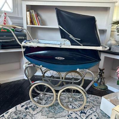 Pedigree Baby Carriage | Vintage (1940's) Pedigree baby carriage/pram. - h. 37 x w. 19 x l. 42 in

