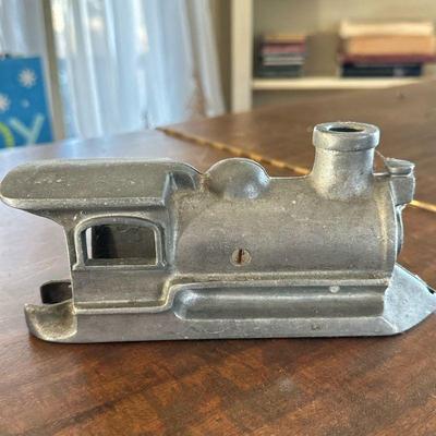 (6pc) Decorative Pewter Train | Vintage decorative pewter train including locomotive/engine car, several cargo cars, and a caboose. - l....