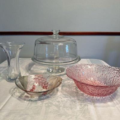 (4pc) Glass Cakestand & Decorative Bowls | Vintage glass pieces including a vase, cake stand, and decorative bowls.

