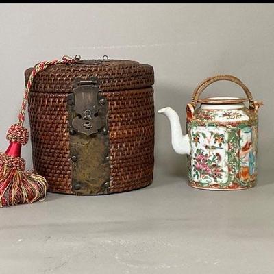 Rose Medallion Teapot