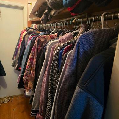 Walking closet full