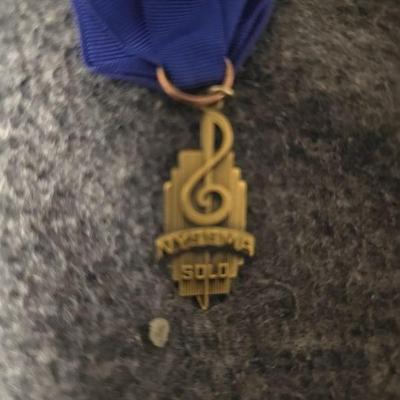 Music pin