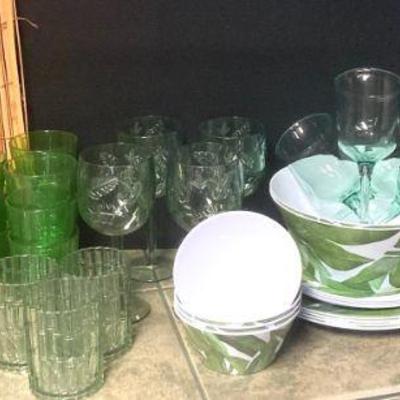 Tw176 tiki plastic partyware