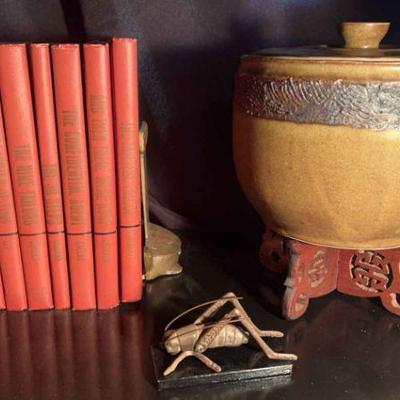 Tw109 books bowl and bug