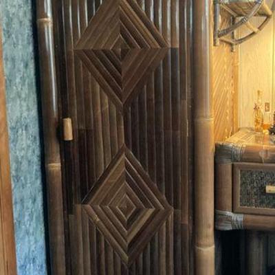Tw220v bamboo closet