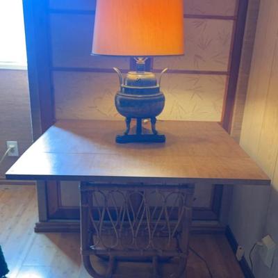 Tw138a drop leaf table and asian lamp