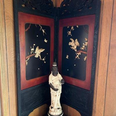 Tw102v vintage japanese oriental carved two panel screen and statue