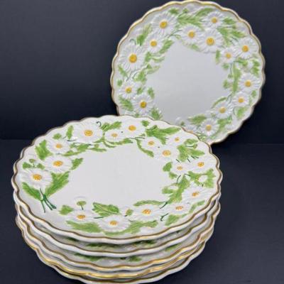 Vintage Mottahedeh "White Daisies with Yellow Centers" Dessert Plate	