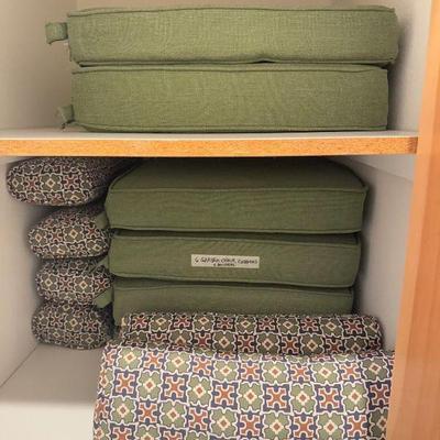 6 Garden Chair Cushions & Bolsters – Green & Patterned, Like New!	