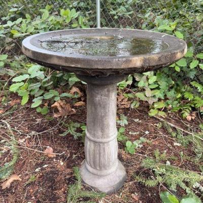 Concrete Bird Bath – Classic Garden Décor	