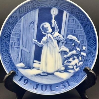 1945 ROYAL COPENHAGEN 7" Christmas Plate "Angel with Christmas Rose" RARE
