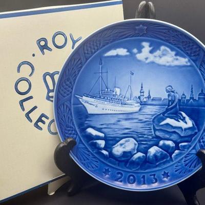 Royal Copenhagen, 2013 Christmas Plate, "Copenhagen Harbor" Mint With Box & Booklet
