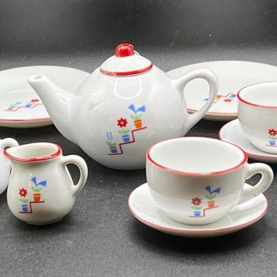 American Girl Doll Molly’s Tea Set -- Retired
