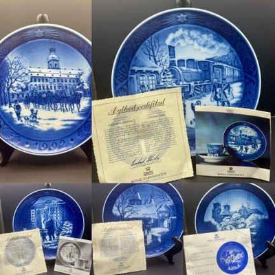 (3) Vintage 1980s Royal Copenhagen Plates
1908-1983 Royal Copenhagen RC Danish Porcelain Christmas Plate MERRY with booklet CHRISTMAS...