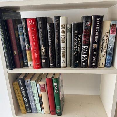 (23) Classic Hardcover Books
Books include but not limited to - A Night to Remember, As Time Goes By, Master and Commander, Tebaldi,...