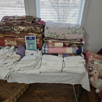 Linens / Quilts