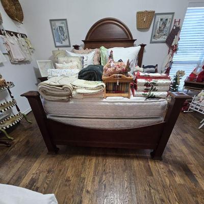Linens, Pillows and Quilts
