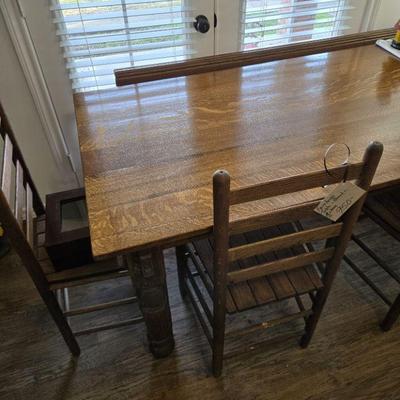 Large Farmhouse Tabletop Closeup

