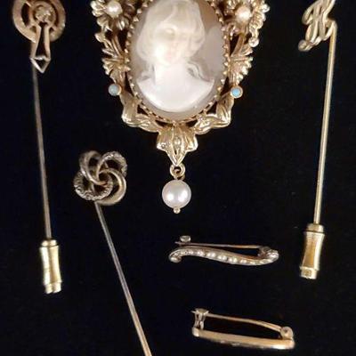 "Antiques & Heirlooms" in Evans, GA. Starts Closing Sat 2/22 at 8pm. Pickup is Mon 2/24 from 1-6pm. Shipping is available....