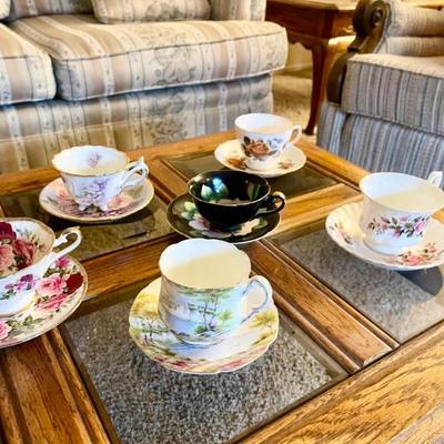 Tea cup and saucer collection 