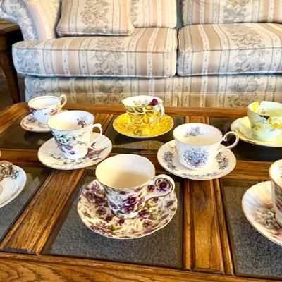 Tea cup and saucer collection 