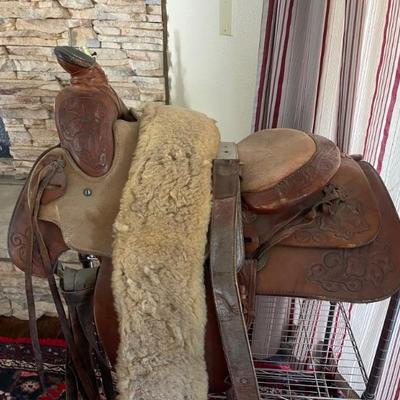 Saddle 