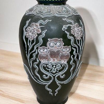 Moriage owl" vase