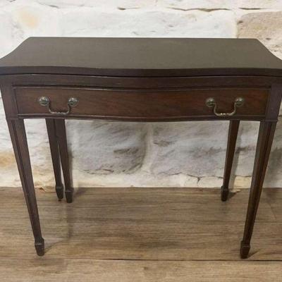 Sheraton style flip top gate leg gaming table