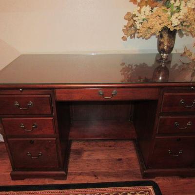 Small desk
