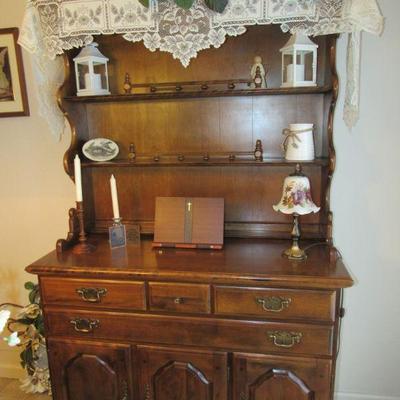Dining hutch