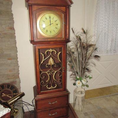 Floor clock
