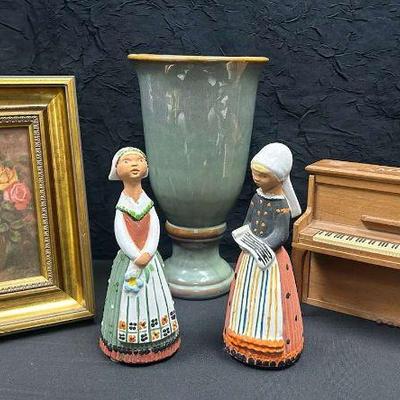 Ct420 vintage hand painted figurines music box, and more