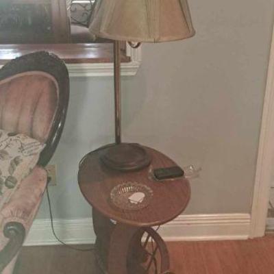 Vintage End Table with Lamp