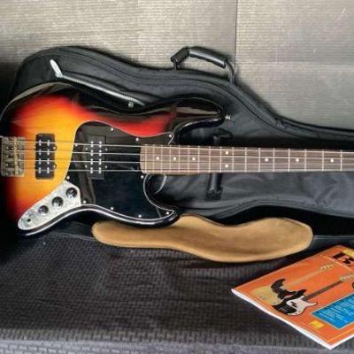 Am121 fender jazz bass and fender amp