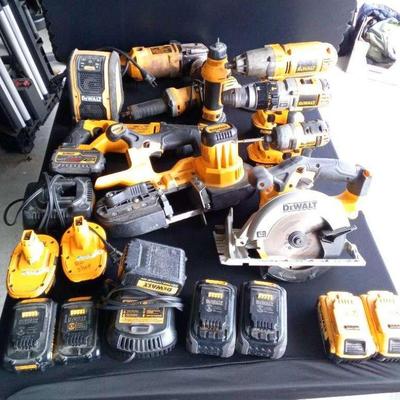 Am111v dewalt power tools