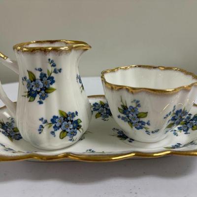 (3pc) Creamer & Sugar Set | Taylor & Kent "Elizabethan Fine Bone China" creamer and sugar bowl set with dish. - h. 4 x...