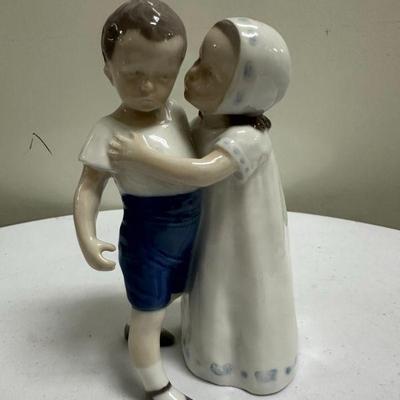 Royal Copenhagen Figurine | Ceramic Royal Copenhagen figurine of two children (Made in Denmark) - h. 7.5 x w. 4 in