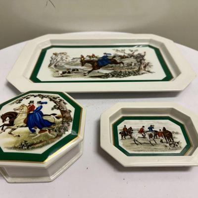 (3pc) Elizabeth Arden Trinket Dishes | Elizabeth Arden "Southern Heirlooms" vanity/trinket dishes (Made in Japan). Lidded Jar:...