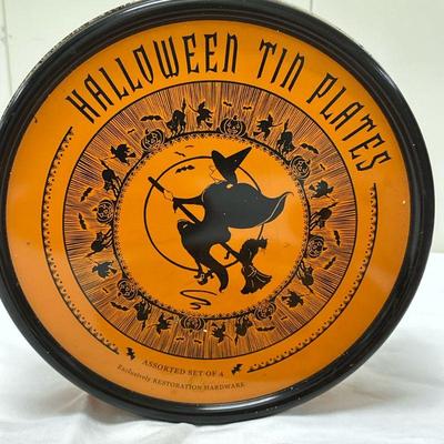 (4pc) Tin Halloween Plates | Includes Tin Box - dia. 10.25 in