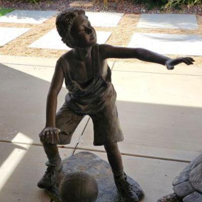 Bronze statue 