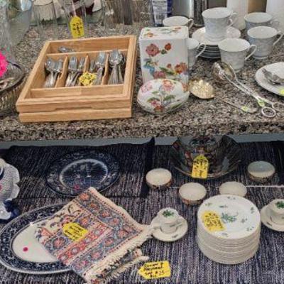 Flatware set SOLD