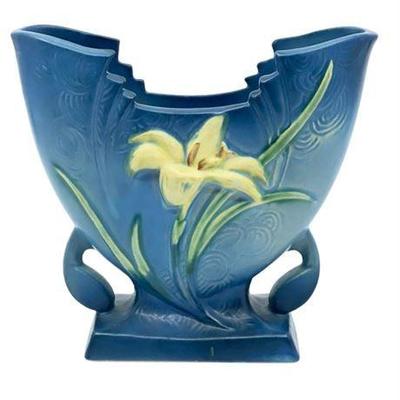 Lot 033   
Roseville "Zephyr Lily" 205-6 Fan Vase