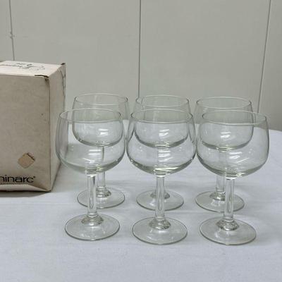 (6pc) Luminarc Red Wine Glasses | Luminarc red wine glasses in original box. - h. 6.5 in

